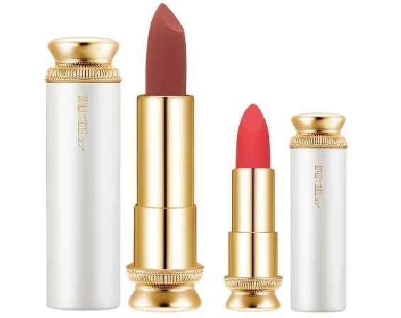 su:m37°甦秘2021雙12耀眼女神美唇組(金萃極緻柔霧唇膏色號任選+金萃極緻柔霧唇膏輕巧版(贈送色號依櫃檯而定)，特價NT990(價值NT1,560)。