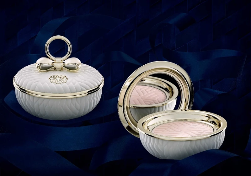 黛珂與設計鬼才馬歇爾・汪達合作的永恆祈願蜜粉今年邁入11年。 黛珂與設計鬼才馬歇爾・汪達合作的永恆祈願蜜粉今年邁入11年。