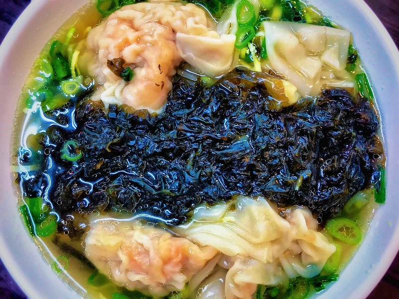 ▲冬至吃餛飩象徵開啟智慧。（圖 / 翻攝自Flickr作者midnightbreakfastcafe）