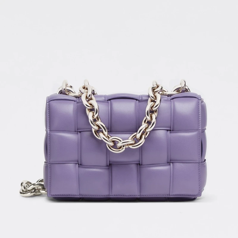 Bottega Veneta Chain Cassette,NT139,900 Bottega Veneta Chain Cassette,NT139,900