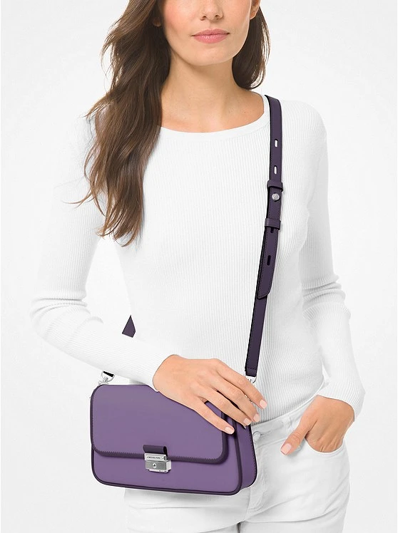 Michael Kors Bradshaw 雙色肩背包,NT14,310 Michael Kors Bradshaw 雙色肩背包,NT14,310
