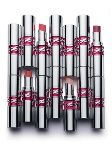 YSL 2022年情挑誘吻晶亮蜜唇膏形象圖。