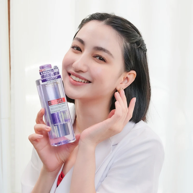 巴黎萊雅三合一卸妝潔顏水(玻尿酸高效溫和型)主打連敏感肌都適用。