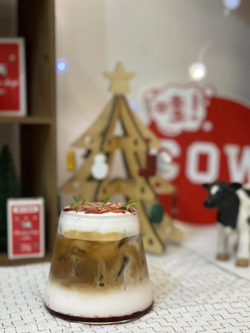 牛乳石鹼X咖啡浴 聯名限定商品-草莓牛乳拿鐵 牛乳石鹼X咖啡浴 聯名限定商品-草莓牛乳拿鐵