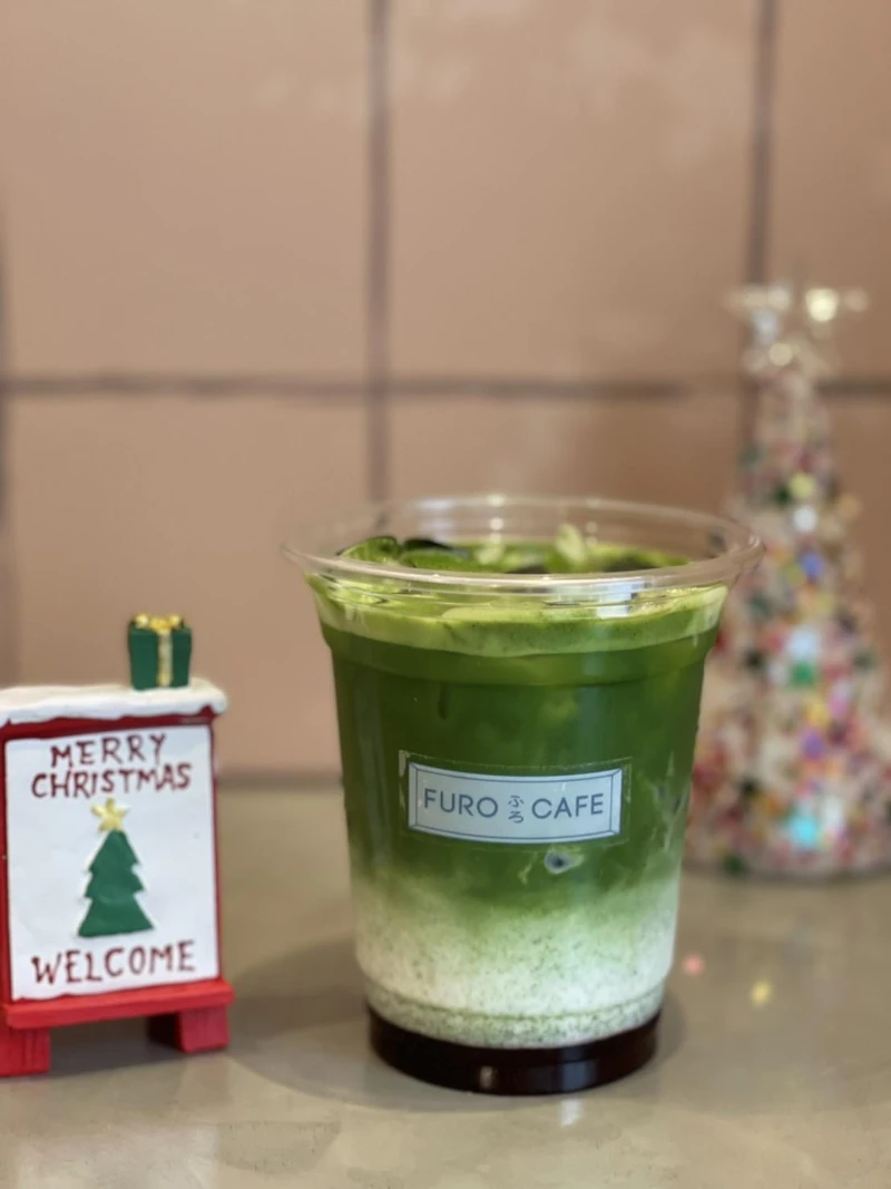 牛乳石鹼X咖啡浴 聯名限定商品-耶誕版抹茶草莓蛋糕 牛乳石鹼X咖啡浴 聯名限定商品-耶誕版抹茶草莓蛋糕