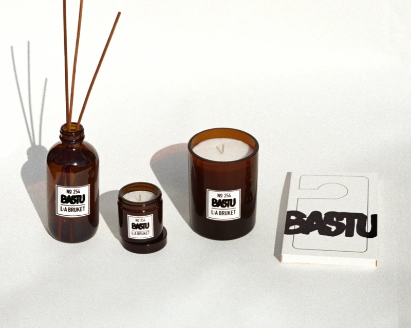L:A BRUKET Bastu居家香氛系列257室內擴香(Bastu巴斯杜)200ml，NT2,650、/254香氛蠟燭50g，NT1,050、260g，NT2,350/256香氛片，NT900
