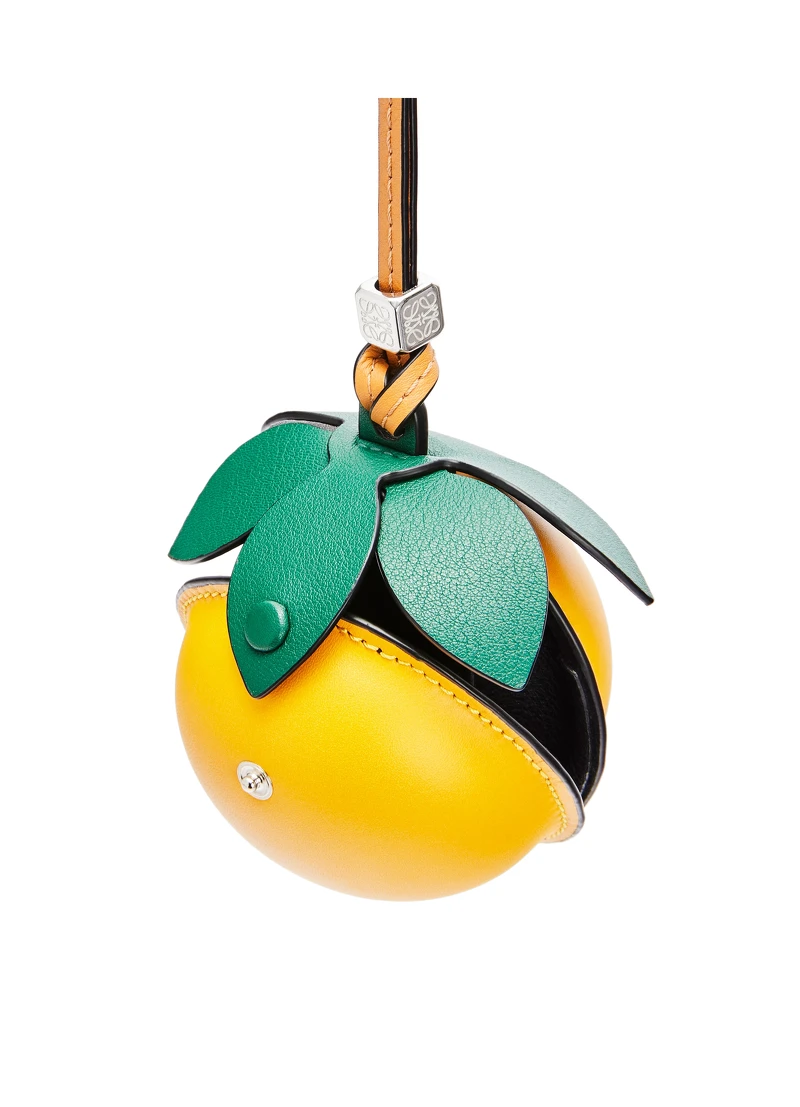 百香果造型黃色小牛皮迷你小包，NT18,000