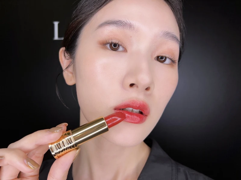 蘭蔻絕對完美唇膏絲緞霜感#295實擦試色。 蘭蔻絕對完美唇膏絲緞霜感#295實擦試色。