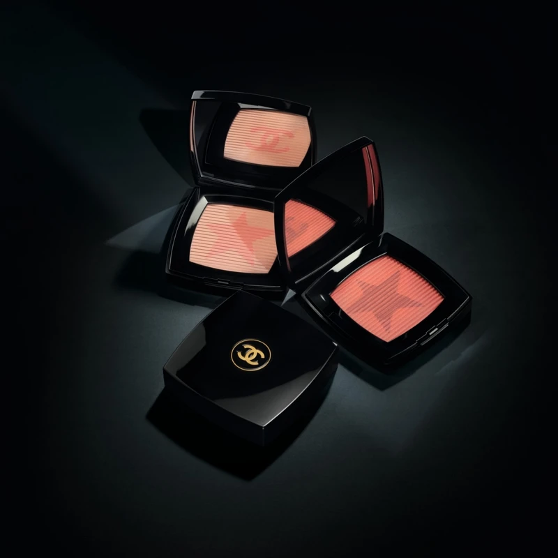 CHANEL香奈兒彗星頰彩盤情境圖。