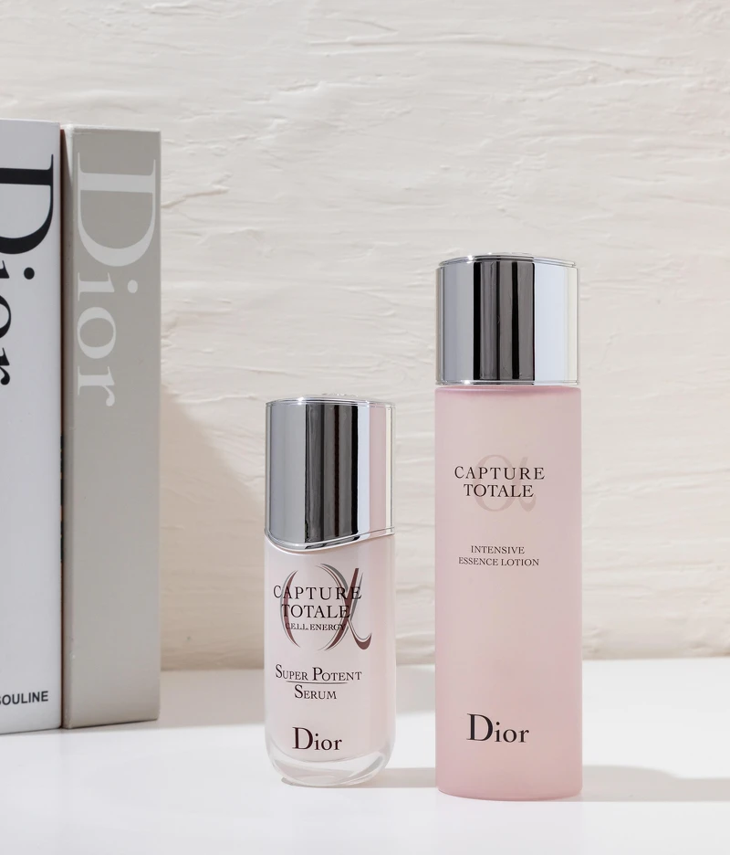 (左) 迪奧逆時能量精華、(右)迪奧逆時能量奇肌露 (左) 迪奧逆時能量精華、(右)迪奧逆時能量奇肌露