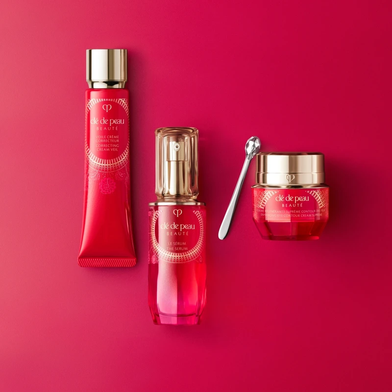 肌膚之鑰2022新年光之緋紅限定版系列。 肌膚之鑰2022新年光之緋紅限定版系列。