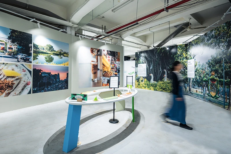 「慢得剛剛好」展區，平凡編集工作室攜手大象設計為嘉義的特色動植物設計六款摺紙，闡述慢速觀看嘉義的視野細節。