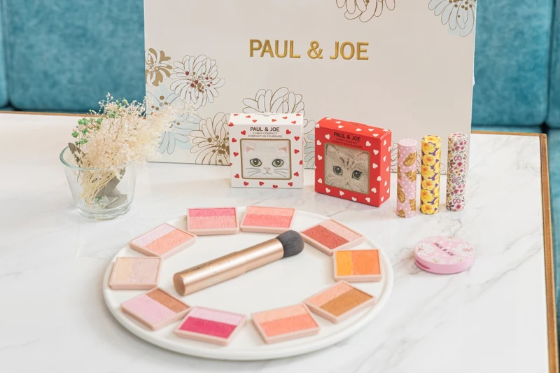 PAUL & JOE 2022年春季新品「戀愛季節」彩妝系列,用可愛迎接2022。 PAUL & JOE 2022年春季新品「戀愛季節」彩妝系列,用可愛迎接2022。