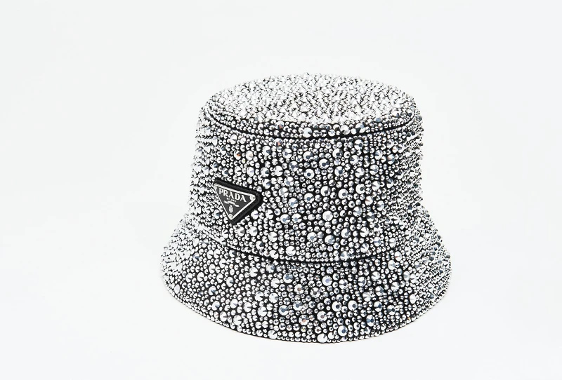 Prada水晶漁夫帽，NT$60,000