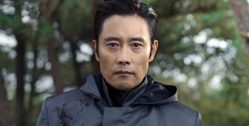 李秉憲 黑面具男的來歷究竟是什麼? 李秉憲 黑面具男的來歷究竟是什麼?