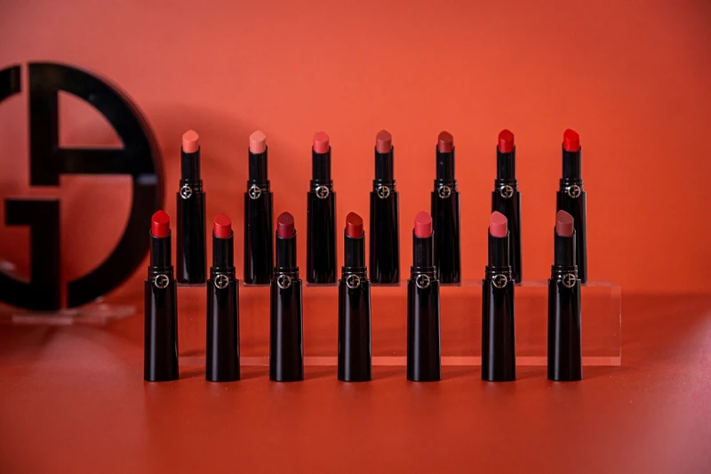 Giorgio Armani 2022年奢華絲緞訂製唇膏Lip Power突破唇膏質地極限,全新14色一抹雙唇,喚醒無限可能。 Giorgio Armani 2022年奢華絲緞訂製唇膏Lip Power突破唇膏質地極限,全新14色一抹雙唇,喚醒無限可能。