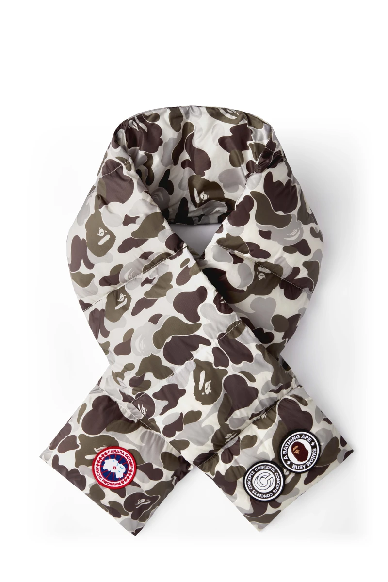 Canada Goose x BAPE® 羽絨圍巾，NT9,300。