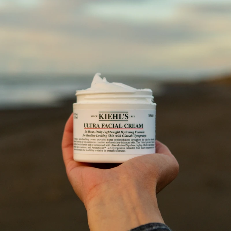 Kiehl’s契爾氏冰河醣蛋白保濕霜情境圖。 Kiehl’s契爾氏冰河醣蛋白保濕霜情境圖。