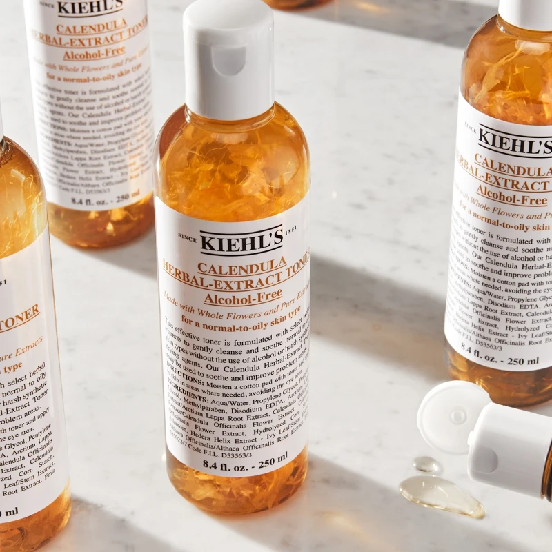 Kiehl’s契爾氏金盞花植物精華化妝水情境圖。 Kiehl’s契爾氏金盞花植物精華化妝水情境圖。
