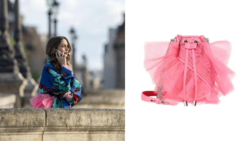 Christian Louboutin粉色薄紗蕾絲手袋,NT61,200 Christian Louboutin粉色薄紗蕾絲手袋,NT61,200