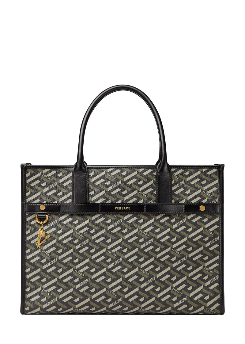 Versace 卡其色方形托特包,NT49,500。 Versace 卡其色方形托特包,NT49,500。