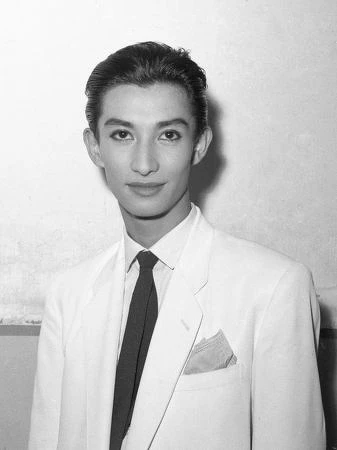 美輪明宏是日本創作歌手兼演員 美輪明宏是日本創作歌手兼演員