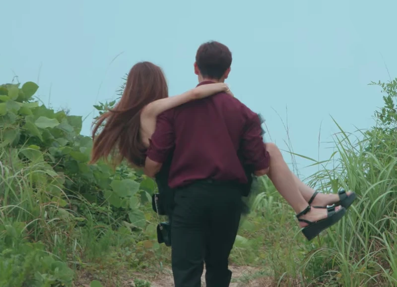 金賢中新娘抱宋智雅 金賢中新娘抱宋智雅