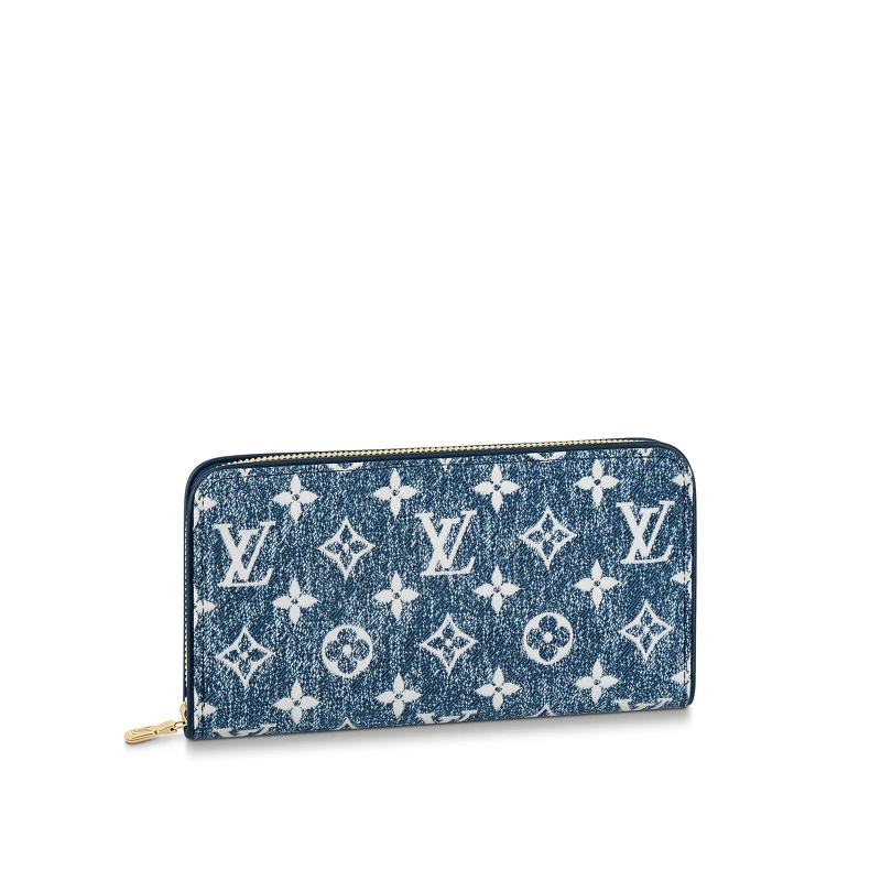 拉鍊錢包,NT36,000 拉鍊錢包,NT36,000