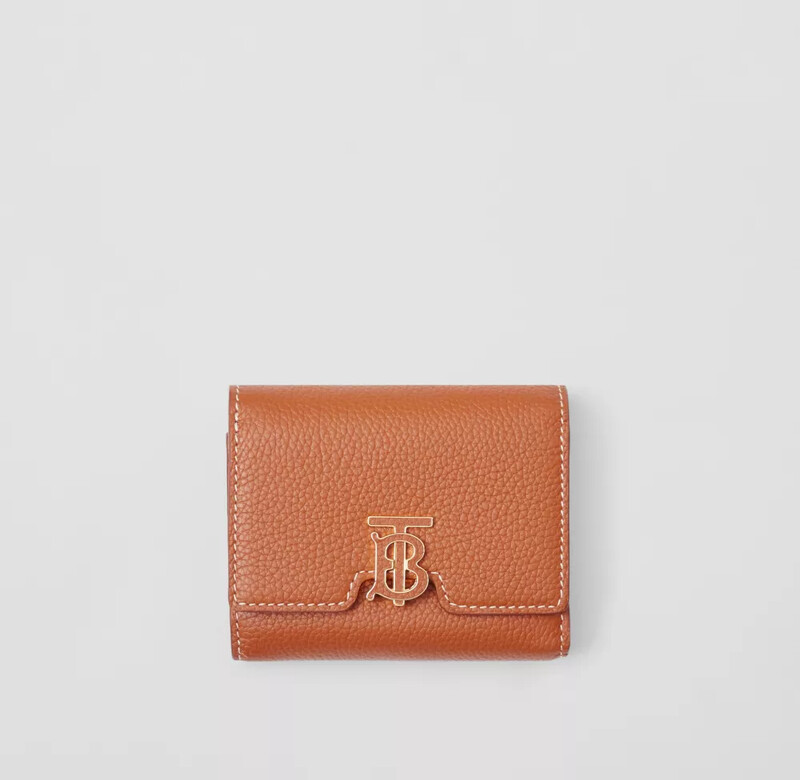 花押字圖案粒面皮革對折皮夾暖赤褐棕色,NT21,900 花押字圖案粒面皮革對折皮夾暖赤褐棕色,NT21,900