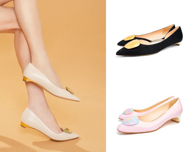 SAUVEREIGN 金箔扣飾均可自由挑選喜愛的款式,並搭配於所有SAUVEREIGN 鞋履上,即刻打造出一雙專屬鞋履。Nella 20金箔低跟鞋NT. 31,800起。 SAUVEREIGN 金箔扣飾均可自由挑選喜愛的款式,並搭配於所有SAUVEREIGN 鞋履上,即刻打造出一雙專屬鞋履。Nella 20金箔低跟鞋NT. 31,800起。