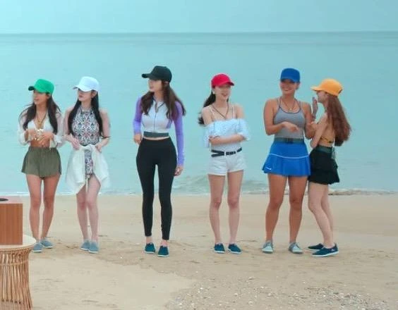 申芝燕身材比例碾壓女成員 申芝燕身材比例碾壓女成員