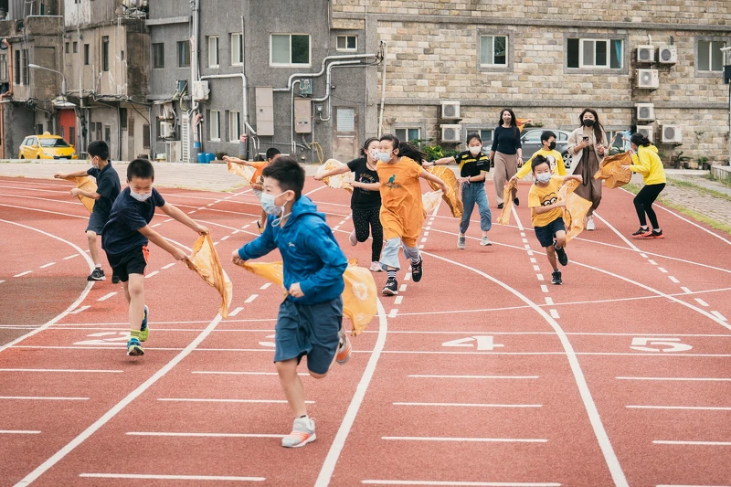 由四鄉五島學童共創的作品《風塔》。 由四鄉五島學童共創的作品《風塔》。