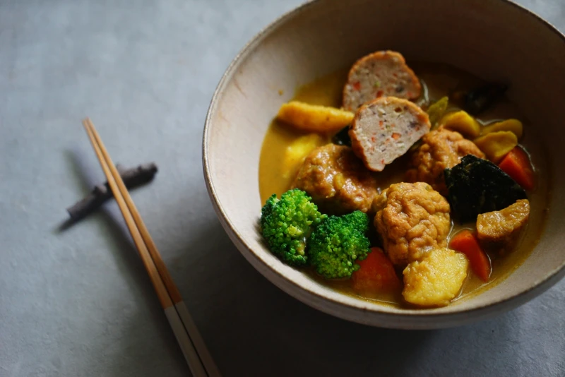 咖哩獅子頭。 咖哩獅子頭。