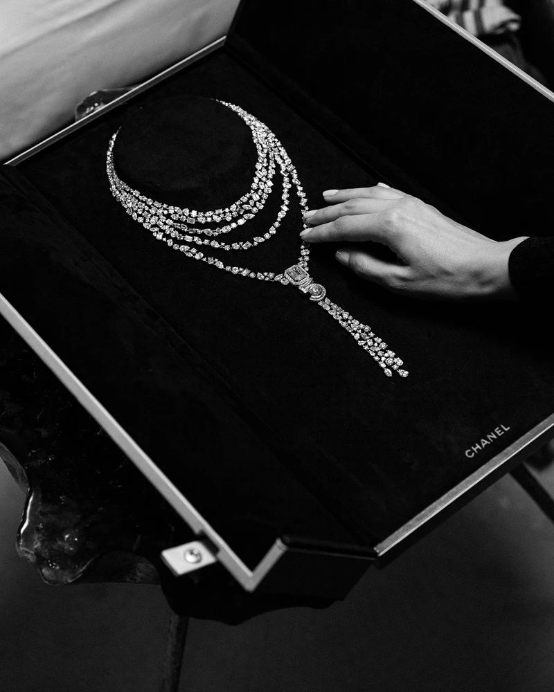 ETERNAL N°5 可轉換式項鍊 (售價最高,獨一無二作品) ETERNAL N°5 可轉換式項鍊 (售價最高,獨一無二作品)