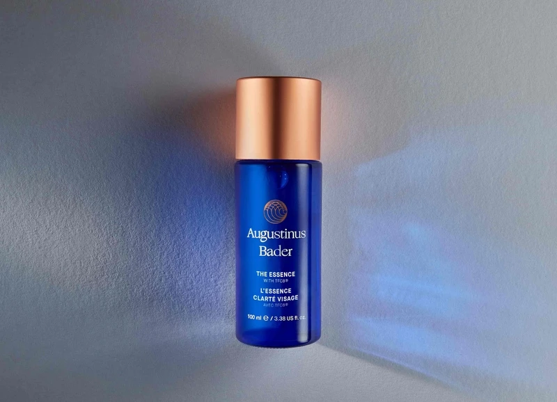 德國AB「藍鑽精華水」晶透亮顏精華露形象圖。 德國AB「藍鑽精華水」晶透亮顏精華露形象圖。