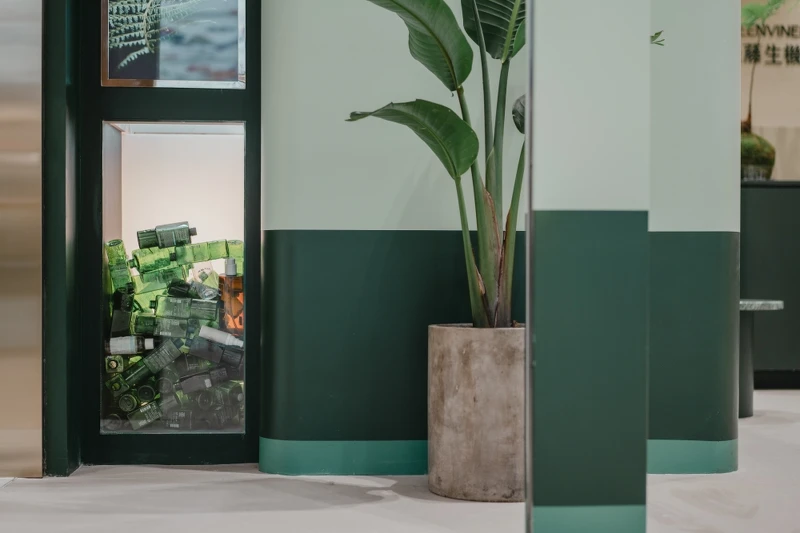 綠藤生機遠百竹北店首度推出不限品牌空瓶回收。 綠藤生機遠百竹北店首度推出不限品牌空瓶回收。