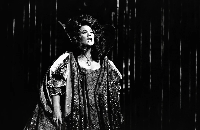 勞力士第一位來自藝術界的代言人是紐西蘭女高音基莉· 迪·卡娜娃女爵士(Dame Kiri Te Kanawa),她於1970年代成為品牌代言人©Nigel Luckhurst 勞力士第一位來自藝術界的代言人是紐西蘭女高音基莉· 迪·卡娜娃女爵士(Dame Kiri Te Kanawa),她於1970年代成為品牌代言人©Nigel Luckhurst