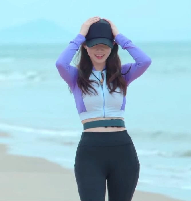 申芝燕腰細寬臀被認為是假的