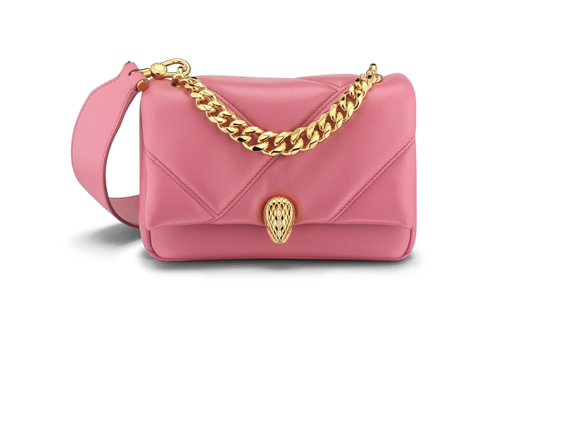 Bulgari Serpenti 薔薇石英色小牛皮肩背包,NT69,900。 Bulgari Serpenti 薔薇石英色小牛皮肩背包,NT69,900。