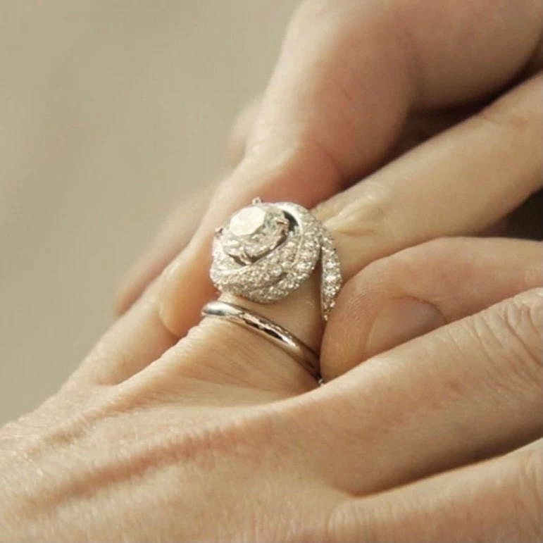 卡地亞經典鑽戒 卡地亞經典鑽戒