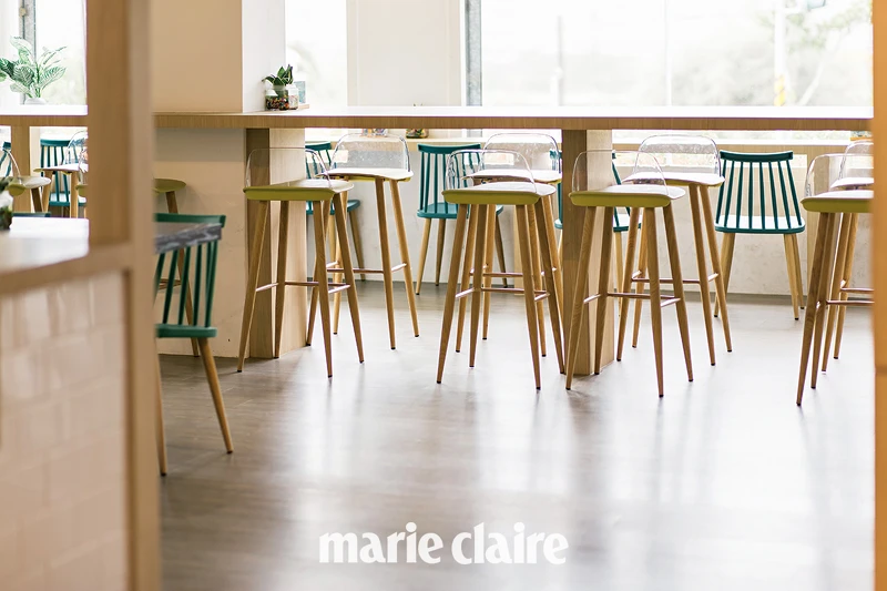 賣場設有「山點頭咖啡」咖啡廳，可在此休憩。