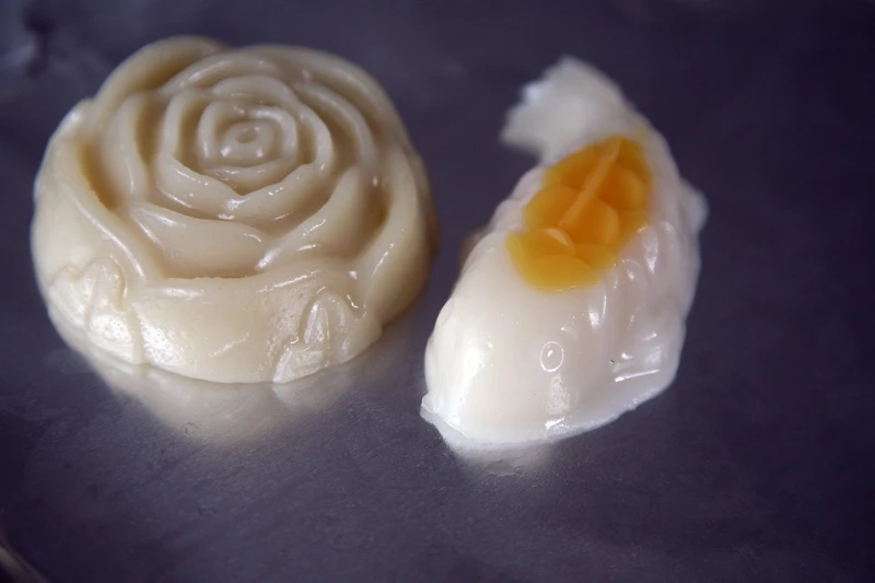 ▲年糕等甜食很適合用來拜財神。(Flickr作者Simon Law) ▲年糕等甜食很適合用來拜財神。(Flickr作者Simon Law)