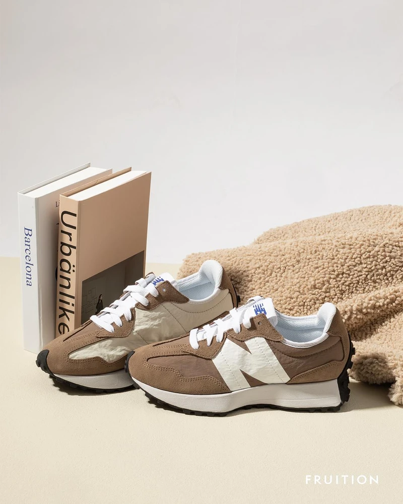 New Balance 327,NT2,980 New Balance 327,NT2,980