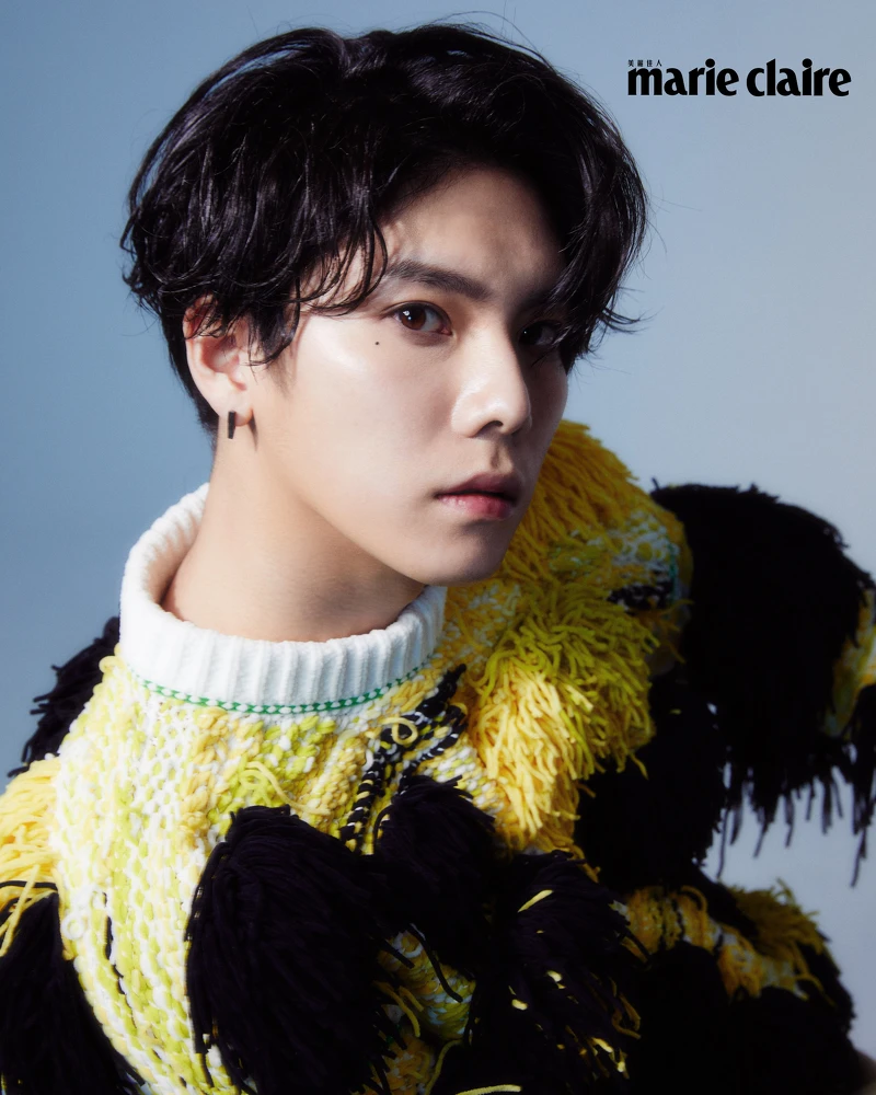 三色手工針織流蘇毛衣，Bottega Veneta。