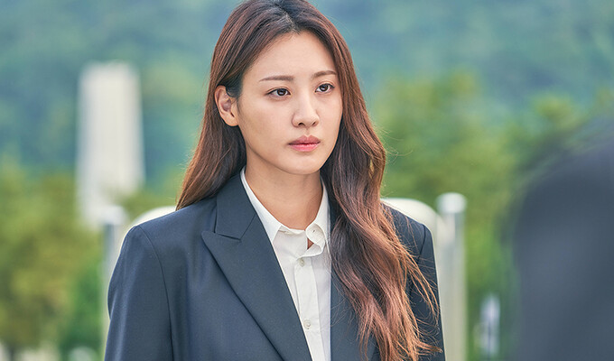 《奇美拉》女主角Eugene Hathaway(秀賢飾演)。 《奇美拉》女主角Eugene Hathaway(秀賢飾演)。