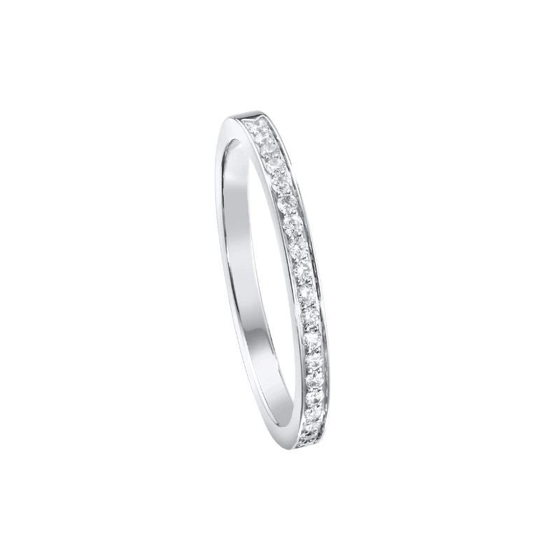 PIAGET Wedding系列鉑金鑽石戒環_鉑金、21顆圓形切割美鑽,總重約0.18ct_建議售價NT$76,000 (吳姍儒婚典儀式配戴作品) PIAGET Wedding系列鉑金鑽石戒環_鉑金、21顆圓形切割美鑽,總重約0.18ct_建議售價NT$76,000 (吳姍儒婚典儀式配戴作品)
