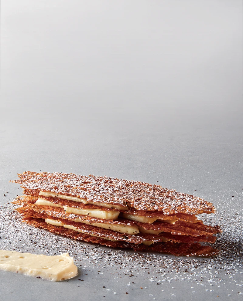 最為知名的作品—千層派(Millefeuille)。 最為知名的作品—千層派(Millefeuille)。