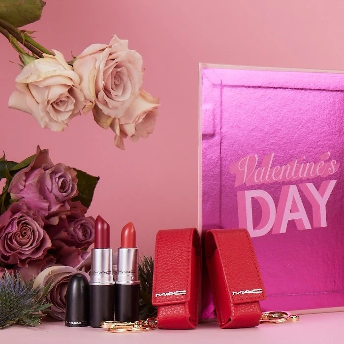M.A.C 2022情人節偷心唇膏鑰匙圈。 M.A.C 2022情人節偷心唇膏鑰匙圈。