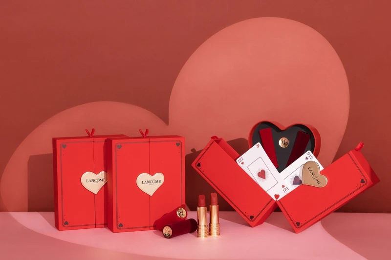 蘭蔻2022情人節心動印記禮盒情境圖。 蘭蔻2022情人節心動印記禮盒情境圖。