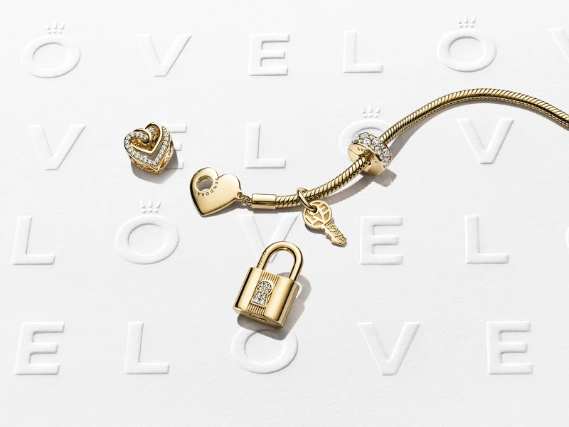 Pandora Moments心形T釦蛇鏈手鏈,NT 7,380 Pandora Moments心形T釦蛇鏈手鏈,NT 7,380